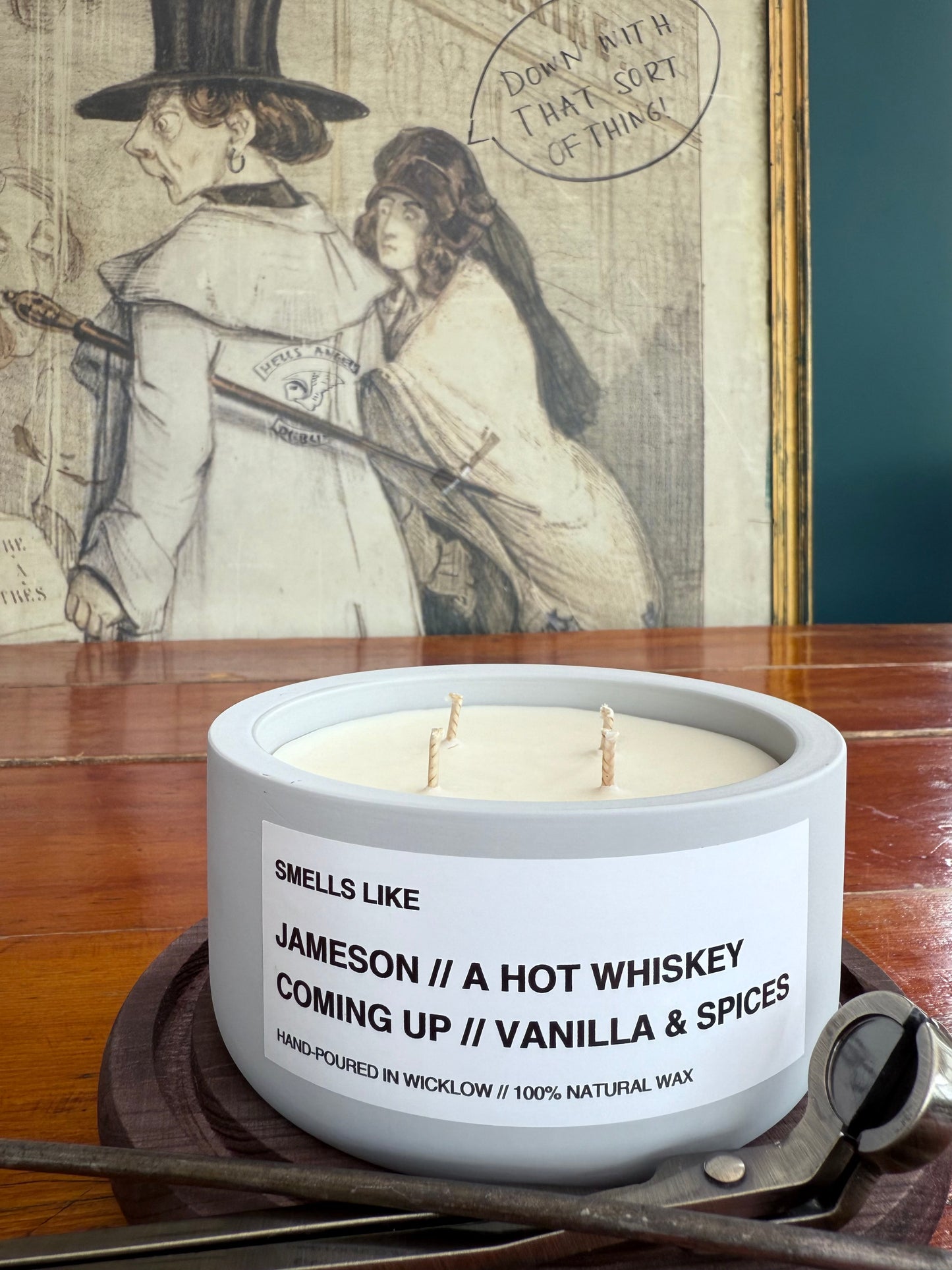 Smells Like Jameson Irish Whiskey Large Scented Candle - Light Grey Ceramic Candle – vanilla , sherry and spices - 100% natural Rapeseed candle wax, Coconut candle wax & Beeswax Candle wax -Made in Wicklow Ireland